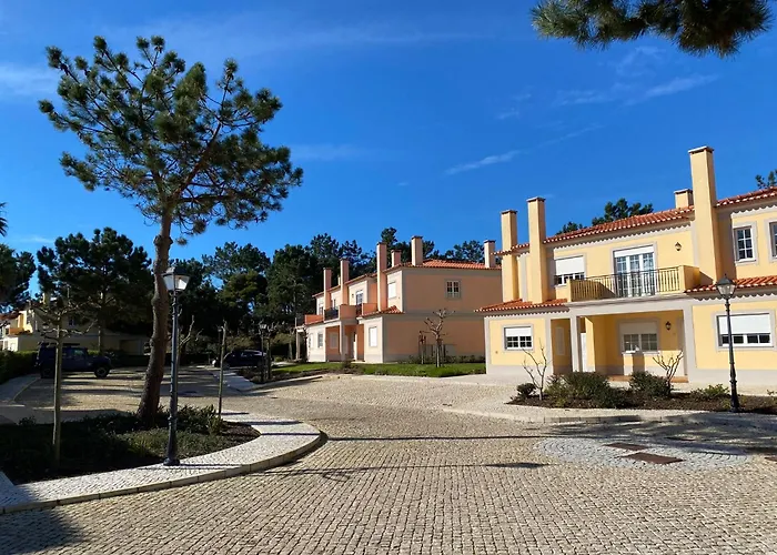 Ferienhaus Del Rey - Spacious And Bright Townhouse With Golf View Amoreira (Leiria)
